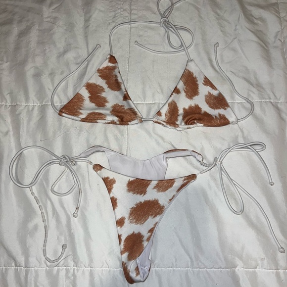 Bikini - Picture 2 of 5